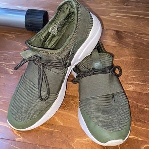Fabletics Zuma Athletic Shoes 7.5